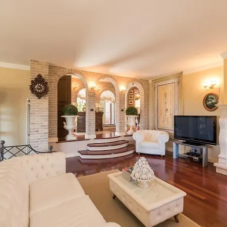 Fontespina 6, Emma Acquaviva Picena