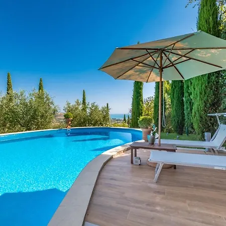 Vila Fontespina 6, Emma Acquaviva Picena