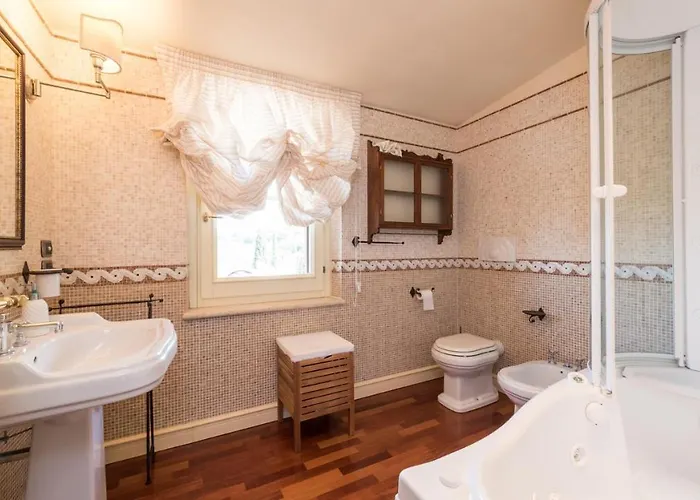 Βίλα Fontespina 6, Emma Acquaviva Picena