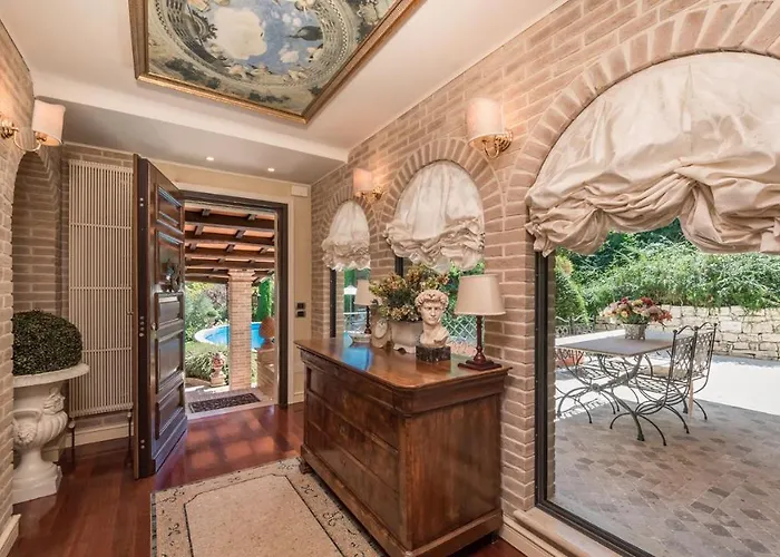 Fontespina 6, Emma Βίλα *