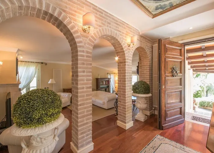 Fontespina 6, Emma Βίλα