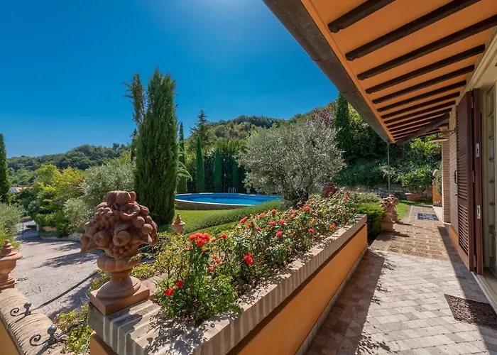 Βίλα Fontespina 6, Emma